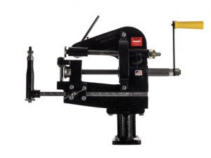 AX7001-460x345
